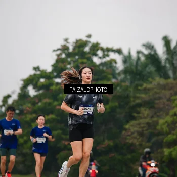 Runner Photo 7433158