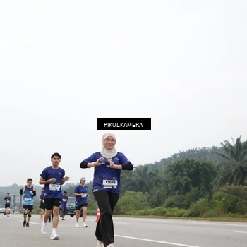 Runner Photo 7433202