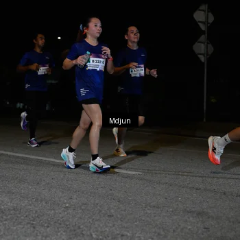 Runner Photo 7433236