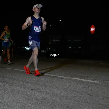 Runner Photo 7433245