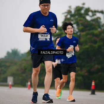 Runner Photo 7433378
