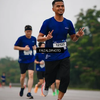 Runner Photo 7433400