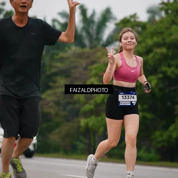 Runner Photo 7433415