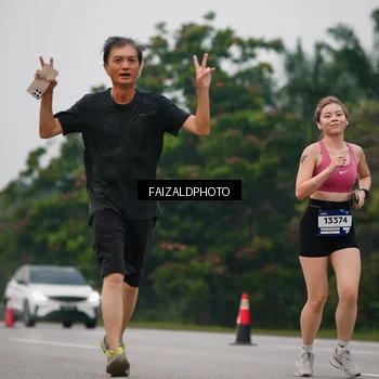 Runner Photo 7433441