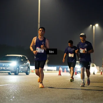 Runner Photo 7433444