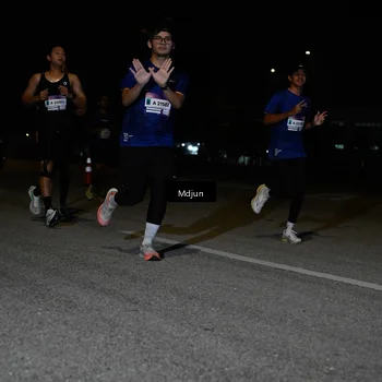 Runner Photo 7433456