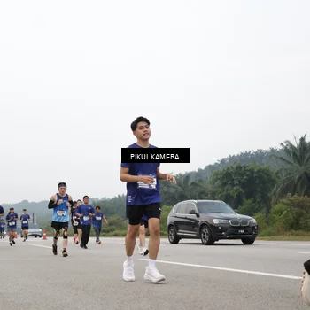 Runner Photo 7433501