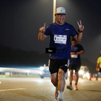 Runner Photo 7433502