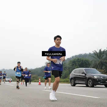 Runner Photo 7433512