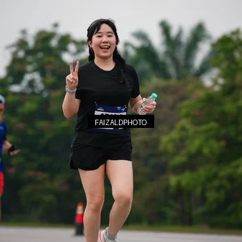 Runner Photo 7433563