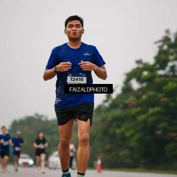Runner Photo 7433626