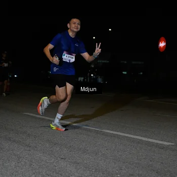 Runner Photo 7433644