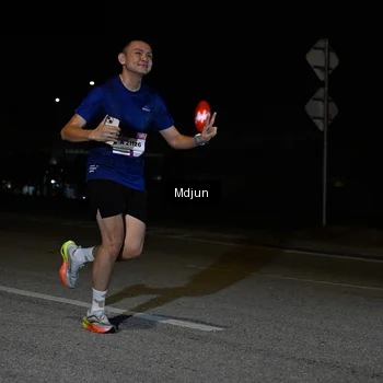 Runner Photo 7433663
