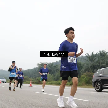 Runner Photo 7433672