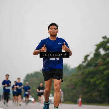 Runner Photo 7433674