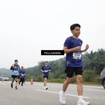 Runner Photo 7433715