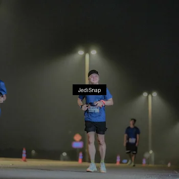 Runner Photo 7433738
