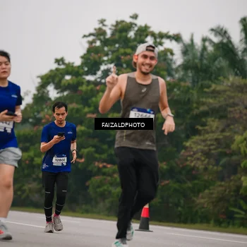 Runner Photo 7433745