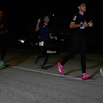 Runner Photo 7433754