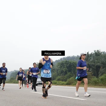 Runner Photo 7433766