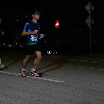 Runner Photo 7433792