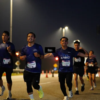 Runner Photo 7433797