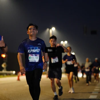 Runner Photo 7433800