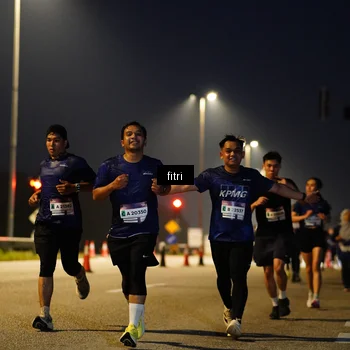 Runner Photo 7433807