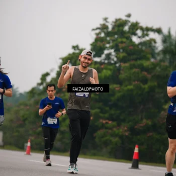 Runner Photo 7433839