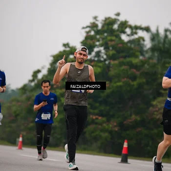 Runner Photo 7433847