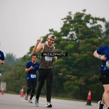 Runner Photo 7433868