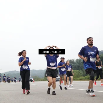 Runner Photo 7433872