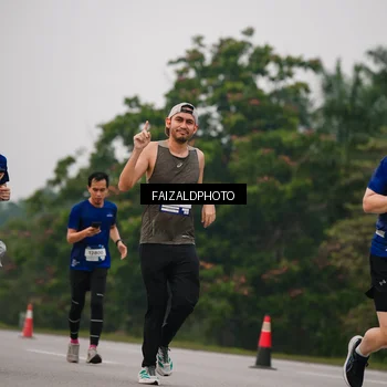 Runner Photo 7433880