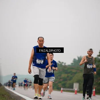 Runner Photo 7433901