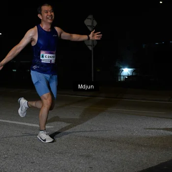 Runner Photo 7433935