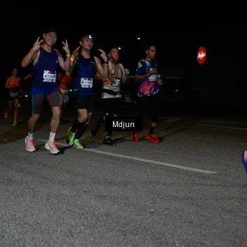 Runner Photo 7433992