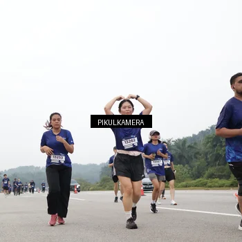 Runner Photo 7433997