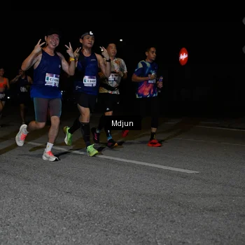 Runner Photo 7434002