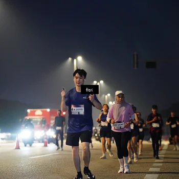 Runner Photo 7434011