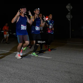 Runner Photo 7434013
