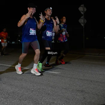 Runner Photo 7434022