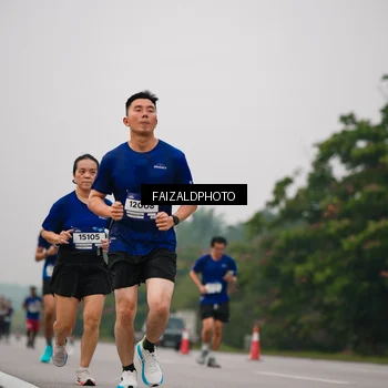 Runner Photo 7434031
