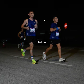 Runner Photo 7434090