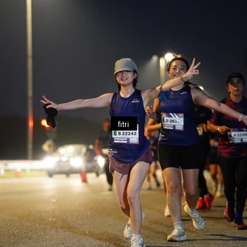 Runner Photo 7434102