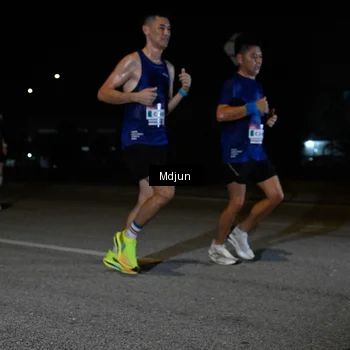 Runner Photo 7434105