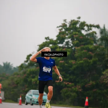Runner Photo 7434140