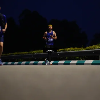 Runner Photo 7434281