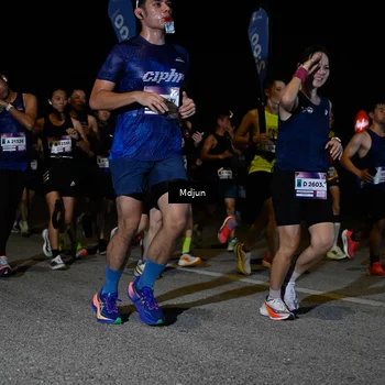Runner Photo 7434300