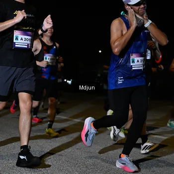 Runner Photo 7434341