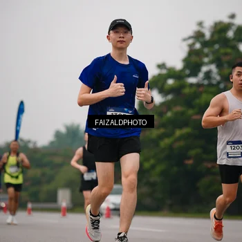 Runner Photo 7434381